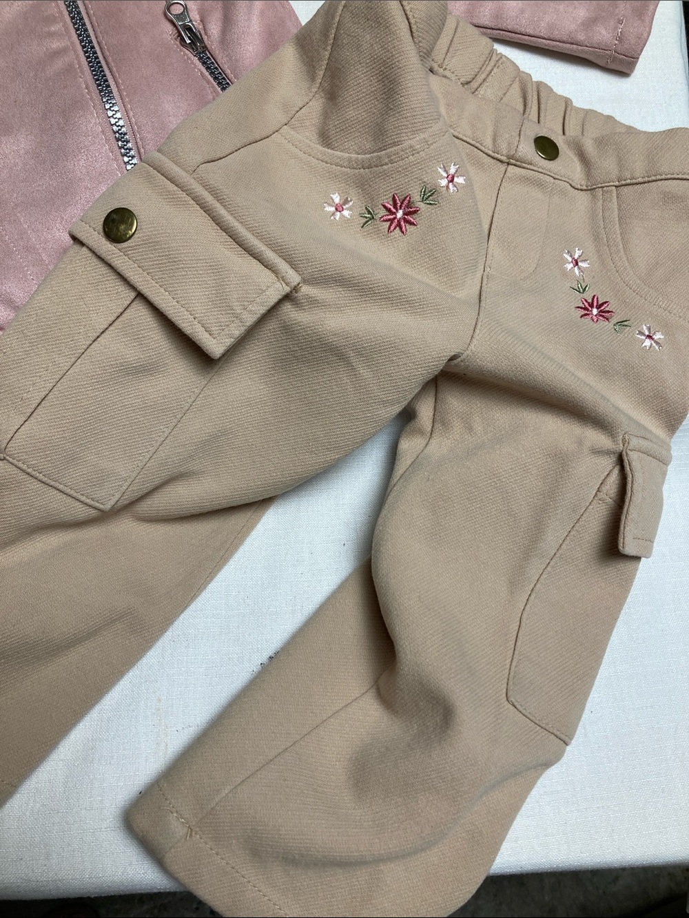 Little Lass Pink Jacket and Tan Floral Cargo Pants Girls Matching Set - Picture 2 of 8